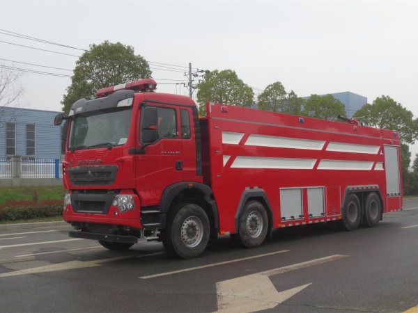 重汽24吨单排水罐消防车