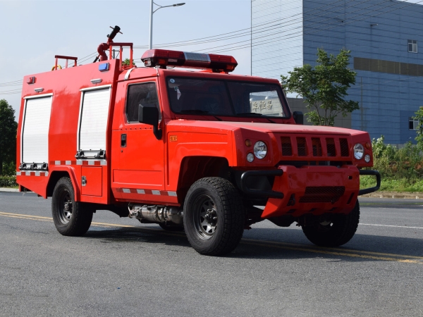 北汽勇士1吨水罐消防车