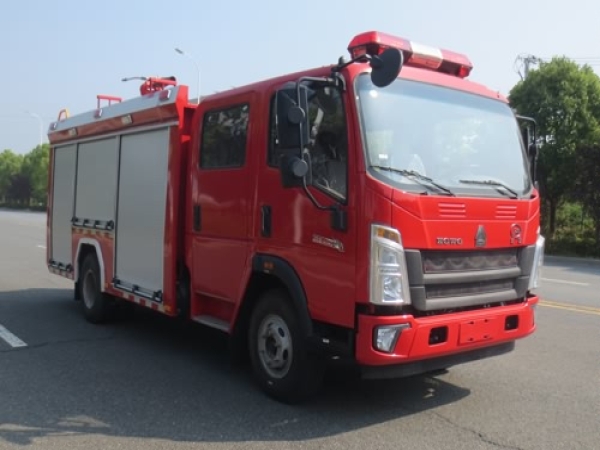 4吨重汽轻型泡沫消防车