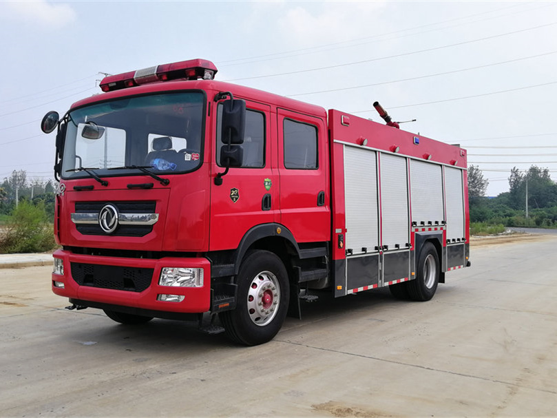 7吨东风泡沫消防车