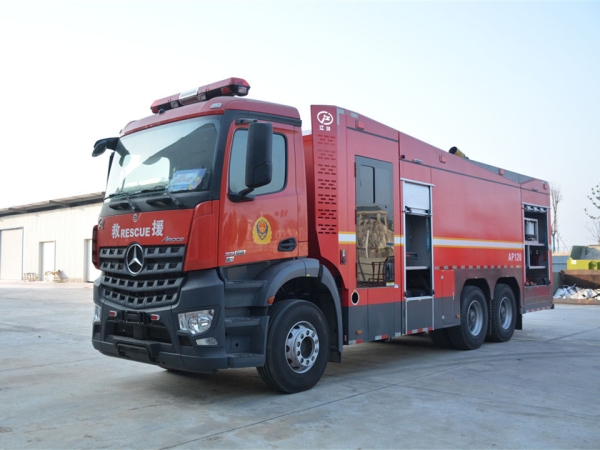 12吨奔驰压缩空气泡沫消防车