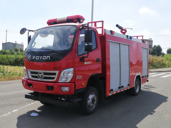 福田2.5吨水罐消防车