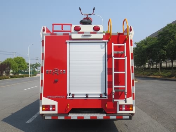 4吨重汽轻型泡沫消防车