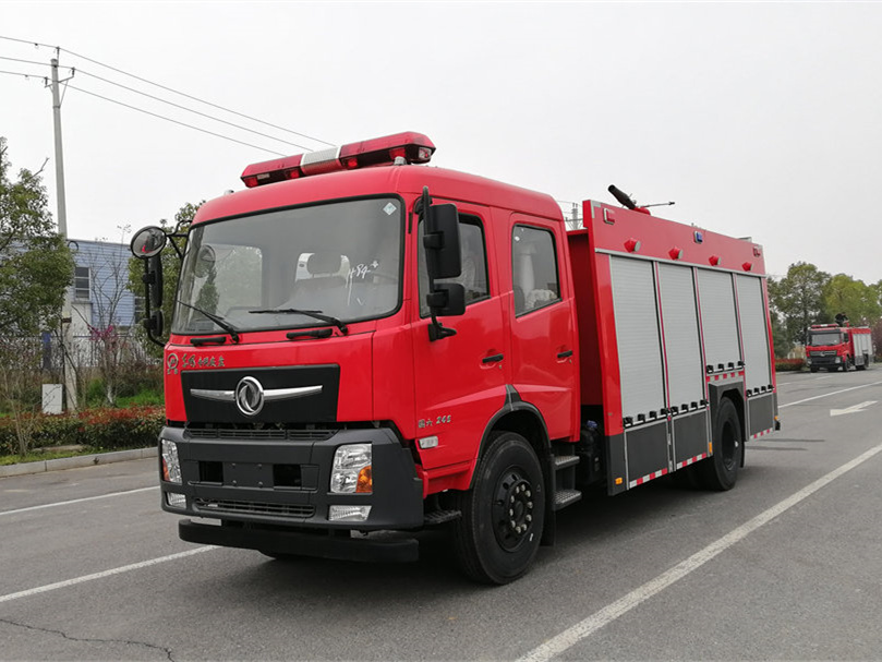 6吨东风专底泡沫消防车