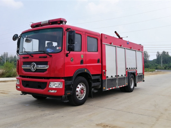 7吨东风泡沫消防车