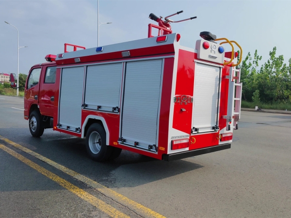 东风2.5吨水罐消防车