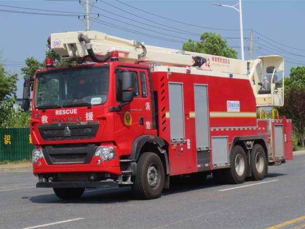 32米举高喷射消防车