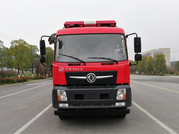 6吨东风专底泡沫消防车